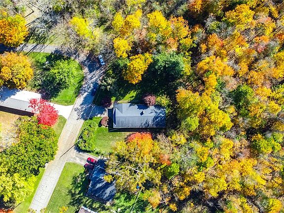 2nd image of 1006 W River Blvd