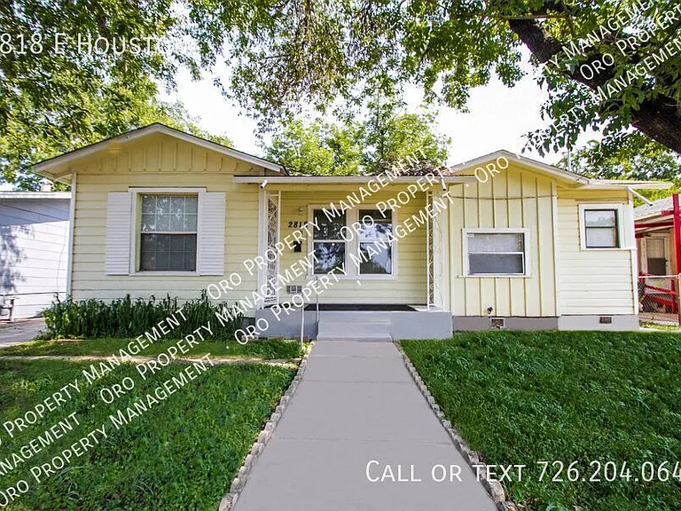 2818 E Houston St — Photo 1