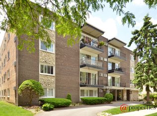 5215 Galitz St #P-11, Skokie, IL