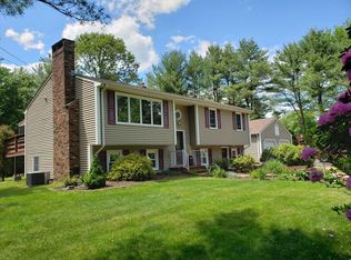7 Simmons St, Assonet, MA 02702