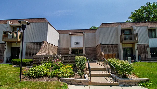 7353 Blackburn Ave APT 204 photo 1