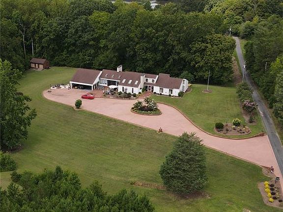 5th image of 391 Lake Hill Dr
