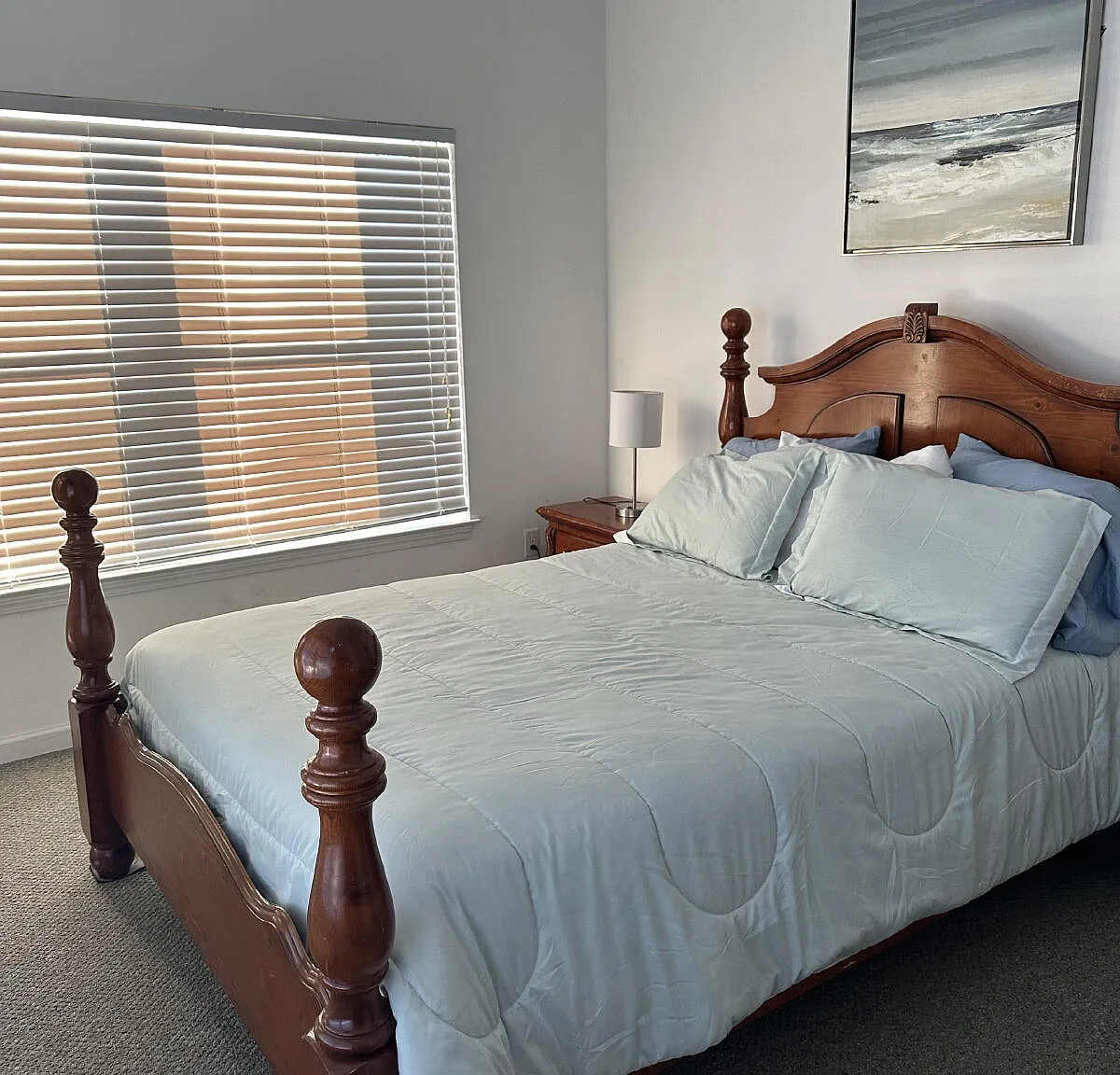 3 bed, 2.0 bath, 1600 sqft, $3,000 — Photo 2