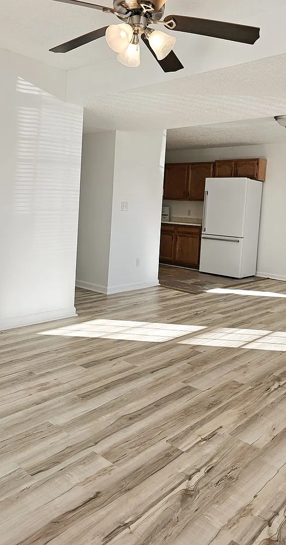 **Move-In Special: August free - Deposit moves you in** Beautifully updated 4 Bedroom/2 Bathroom ... — Photo 3