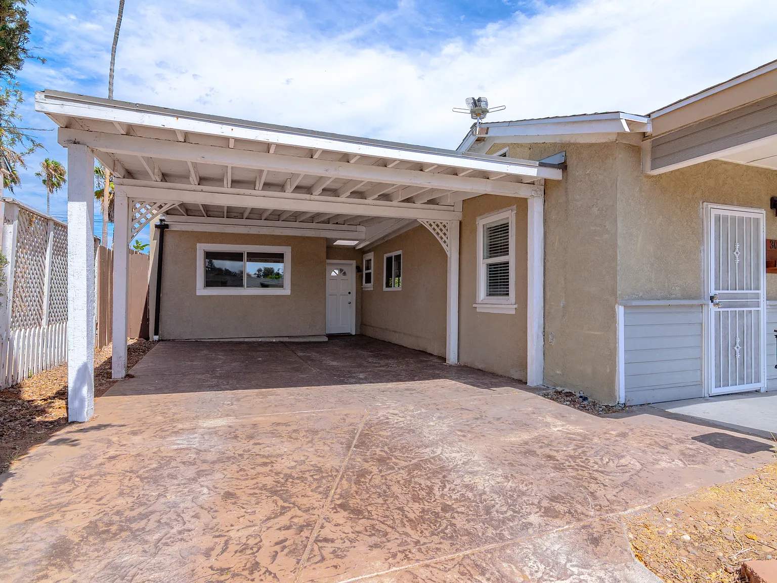 3 bed, 1110 sqft, $4,795 — Photo 3