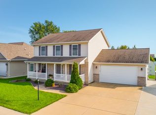 1312 Santa Fe Rd, Washington, IL 61571