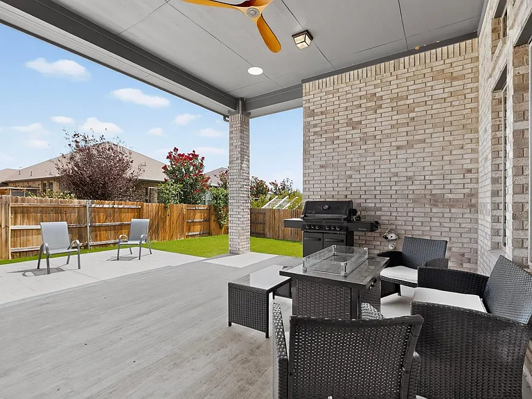 2433 La Mirada St — Photo 20
