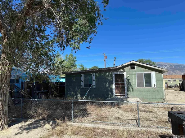753 J St, Hawthorne, NV 89415