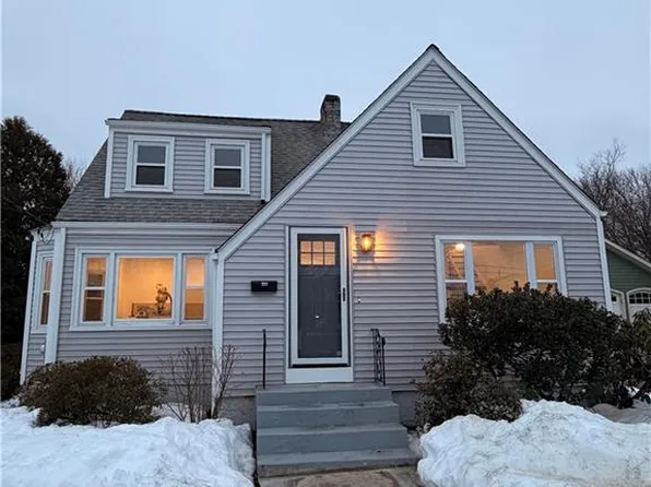 228 3rd Ave, Warwick, RI 02888