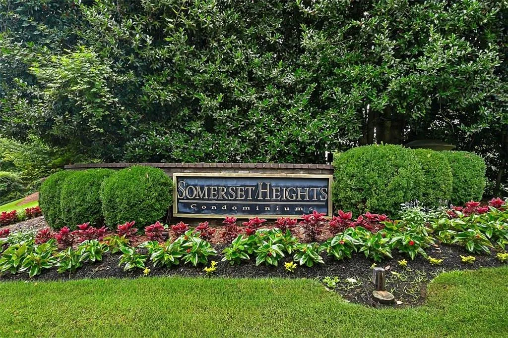 1 bed, 1.0 bath, 814 sqft, $2,300 — Photo 2