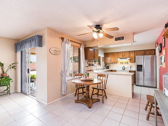 4th image of 4651 E Aire Libre Ave