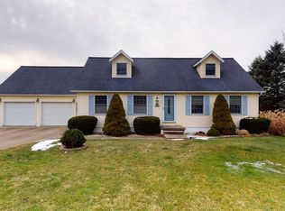 22593 Lakeview Dr, Cambridge Springs, PA 16403