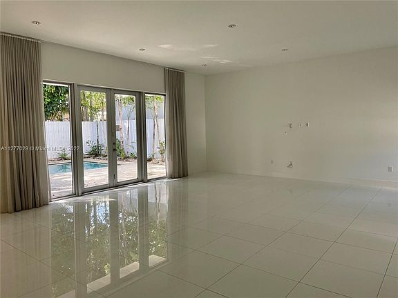 5th image of 540 NE 70th St #0