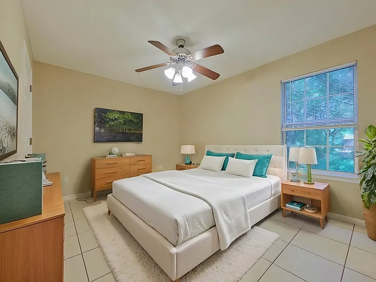 2560 Kingston Rd — Photo 10
