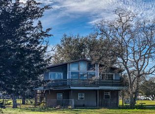 33 Osprey St, Palacios, TX 77465