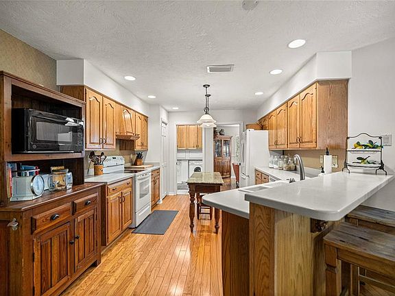 5th image of 2801 SE 14th St