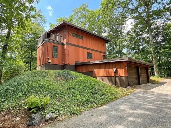 223 Boston Post Rd, Weston, MA 02493