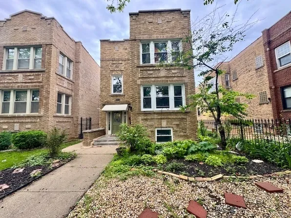4124 W Barry Ave, Chicago, IL 60641