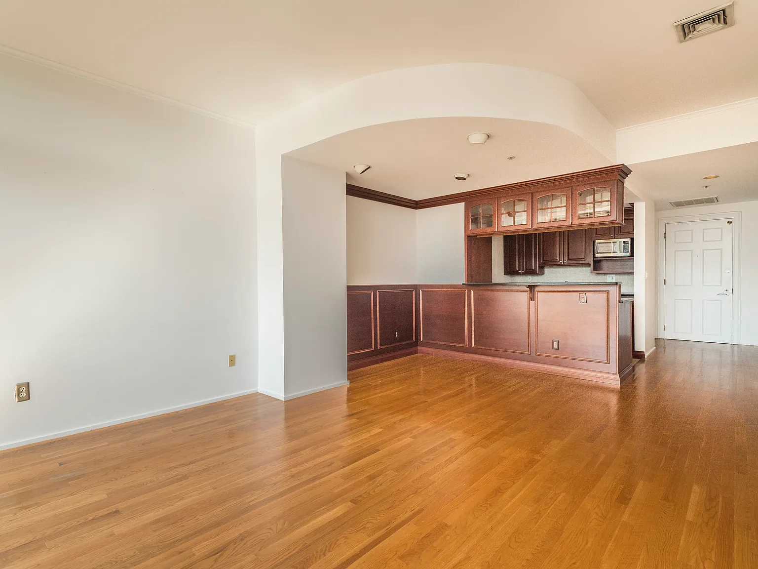 1 bed, 767 sqft, $3,800 — Photo 4