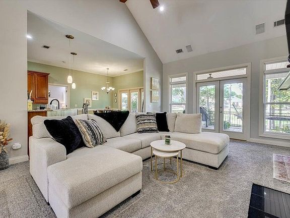 3rd image of 306 Forest Pines Rd