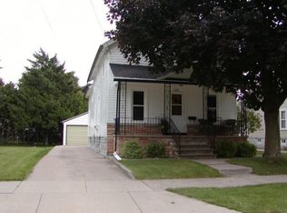 1822 Minnesota St, Oshkosh, WI 54902