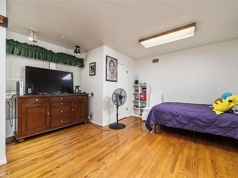 5035 Carlingford Ave — Photo 20