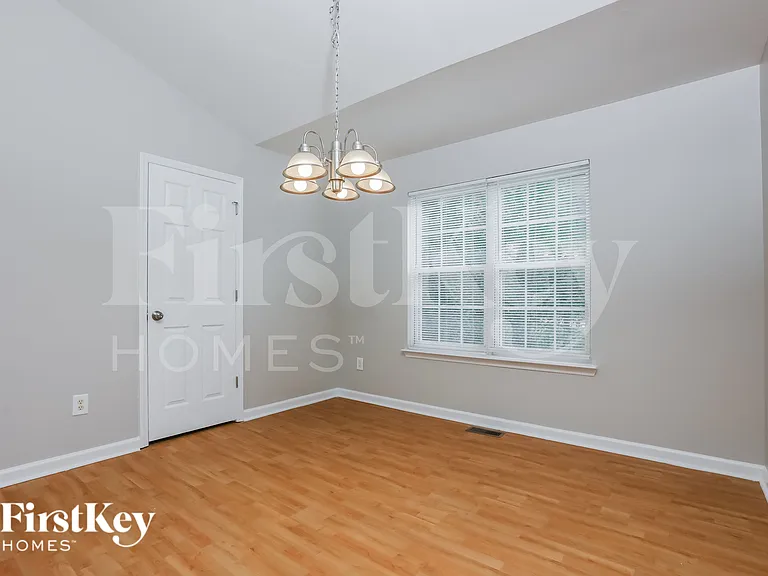 515 Keith St — Photo 6