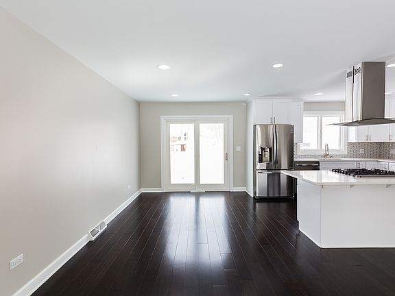 4th image of 211 Haines Ave