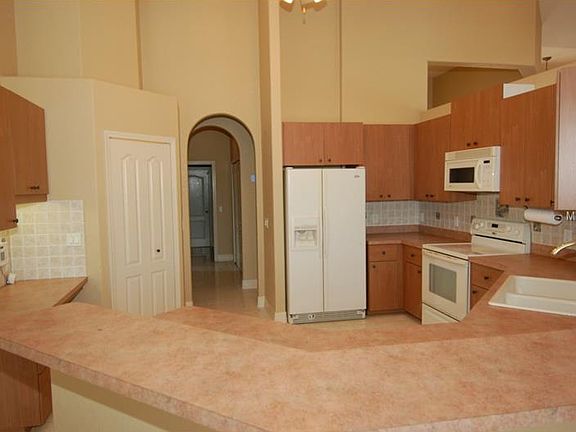 3rd image of 17300 Pheasant Cir