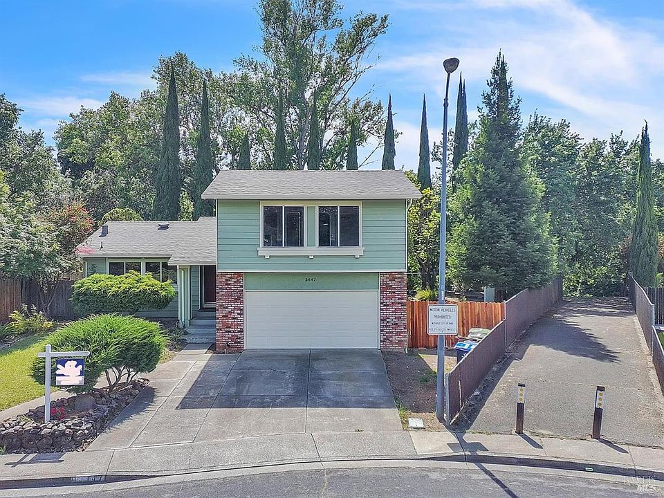 1st image of 3447 Springfield Drive