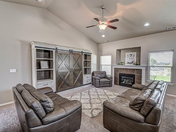 4th image of 6002 Pimlico Dr