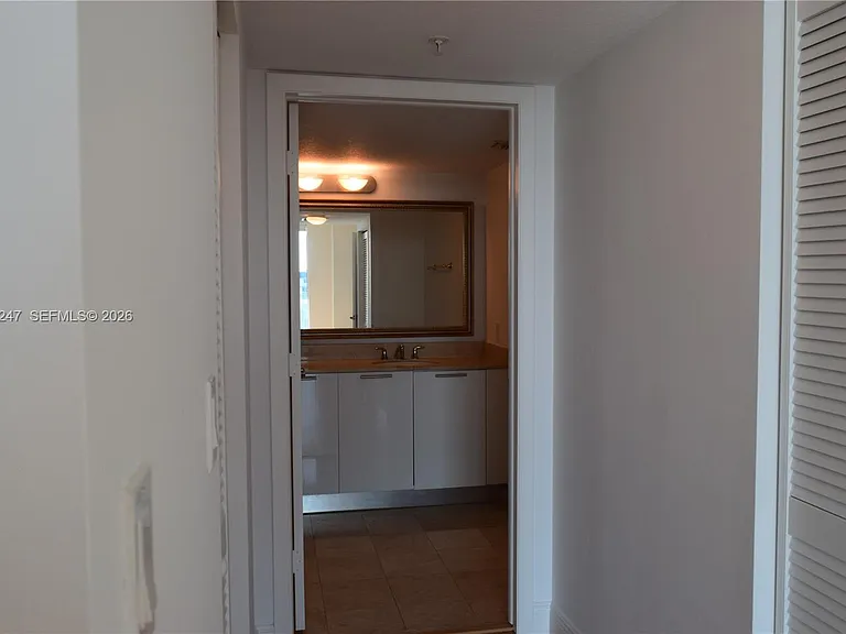 1800 N Bayshore Dr #2310 — Photo 38