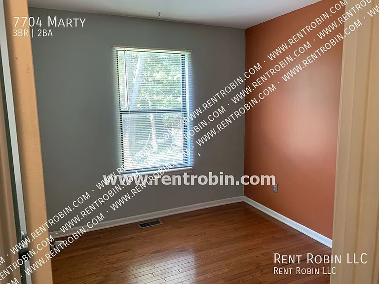 7704 Marty St — Photo 13