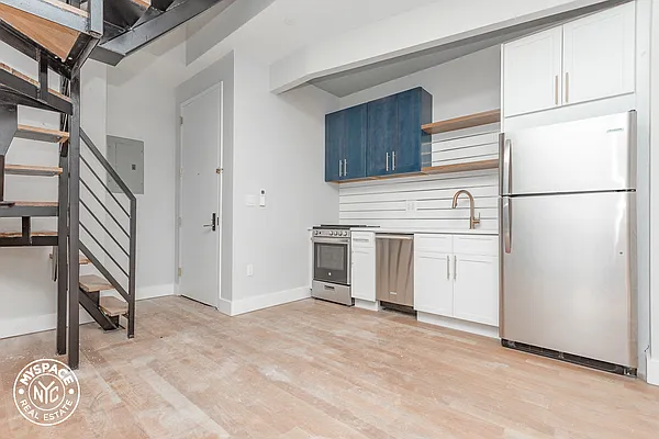 Rented by MySpaceNYC | media 17