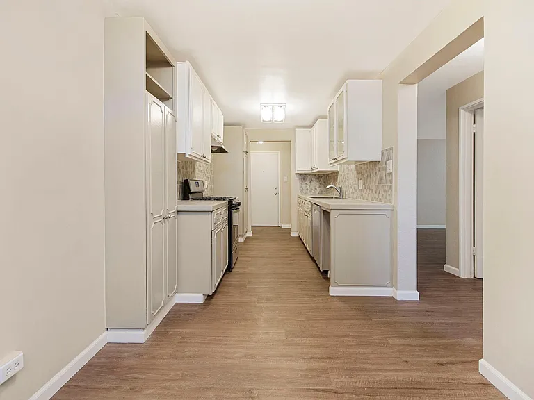1375 N Williams St #207 — Photo 15