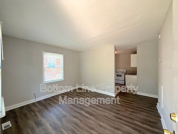 2nd image of 2605 Remington St