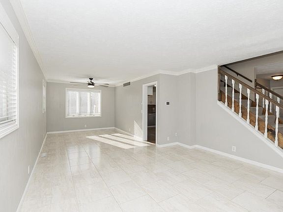 5th image of 2214 Country Hills Rd