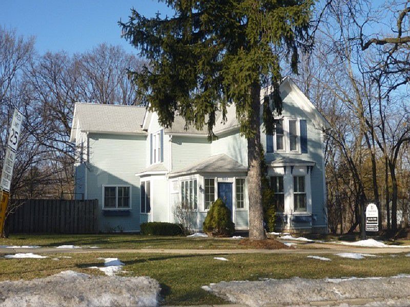 1st image of 636 N Lincoln St
