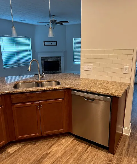 6006 Townes Way — Photo 10