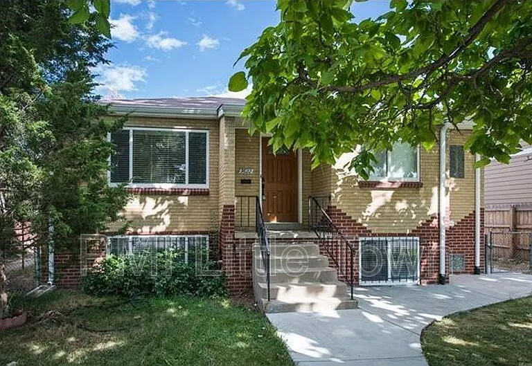 3620 Hudson St — Photo 1
