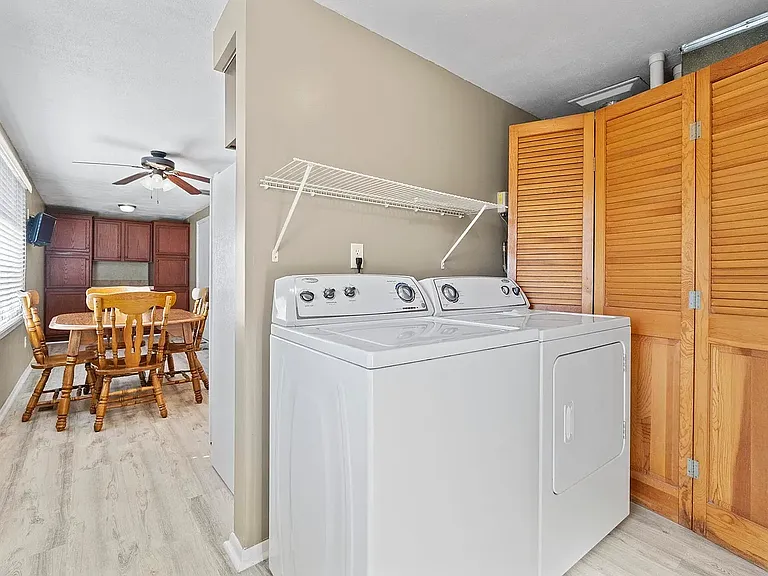 603 E Warfield St — Photo 12