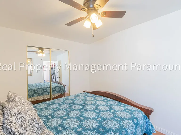 1362 E 61st Street — Photo 25