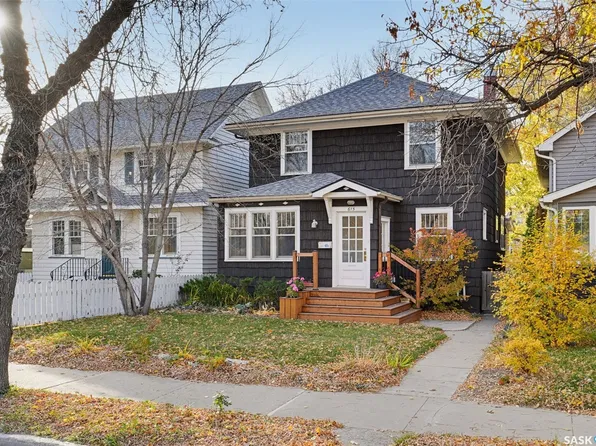 615 Clarence Avenue S, Saskatoon, SK S7H 2E1