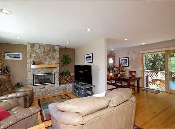 3rd image of 786 Opal St
