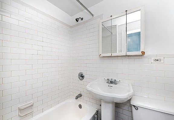5th image of 442 W 50th St APT 5W