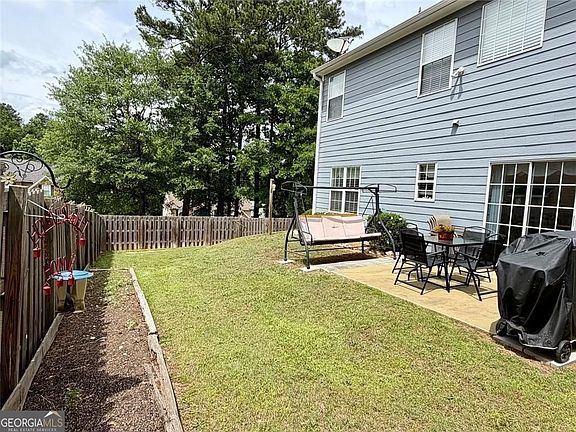 3rd image of 250 Taylor Ct