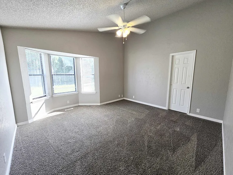 217 Cypress Dr — Photo 11
