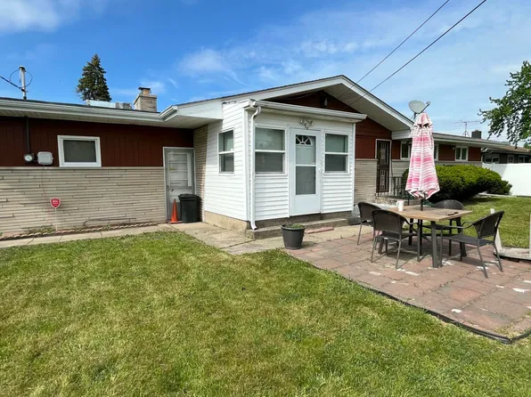 423 W 55th Pl, Merrillville, IN 46410