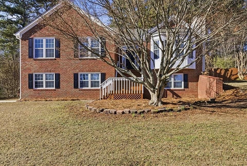 1st image of 2044 Lakeland Dr