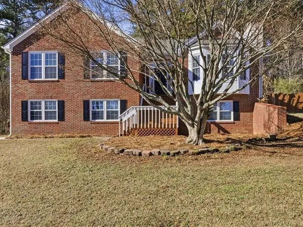 2044 Lakeland Dr, Dacula, GA 30019